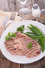 grilled meat and green bean