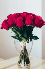 Poster de jardin Roses Bouquet of roses in a glass vase