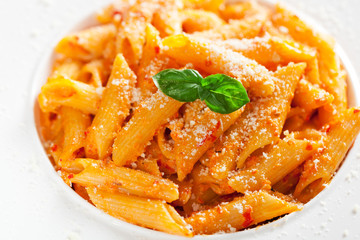 Pasta collection - Penne with cream and peppers