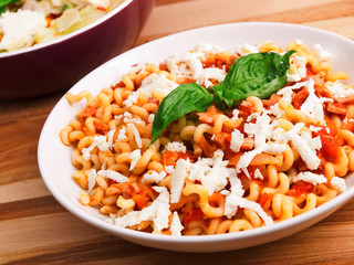 Pasta with tomatos and cheese