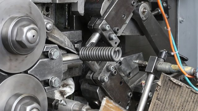 Herstellung von Federn