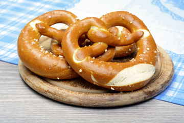 Brezel, Salzbrezel oder Laugenbrezel als Gebäck zum Oktoberfest in Bayern