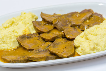 veal with mush potatoes