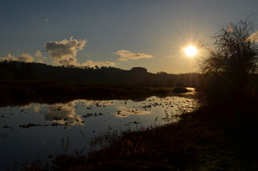 Lago al atardecer