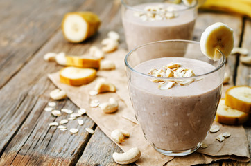 cashew banana cocoa oats smoothie
