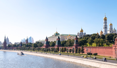 Obraz premium panoramic view of The Kremlin embankment in Moscow