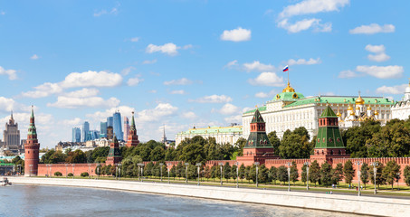 Fototapeta premium panoramic view Moskva River, Kremlin, Moscow City