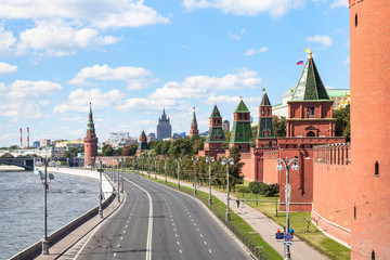 Obraz premium The Kremlin Embankment in summer, Moscow