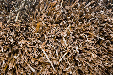 Słomiane pokrycie dachu z bliska . Strzecha.