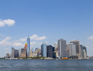 Fototapeta na wymiar Lower Manhattan NYC Skyline from water