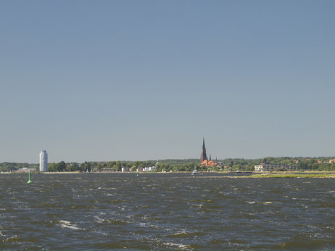 Stadt Schleswig am Horizont
