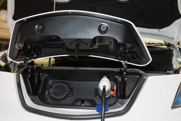 Obraz premium 電気自動車の充電