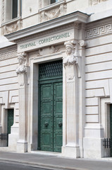 Tribunal correctionnel de Paris
Porte d'entrée du Tribunal correctionnel à paris sur l'ile de la cité.