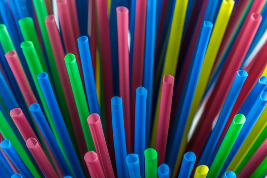 Canudos de pl&aacute;stico