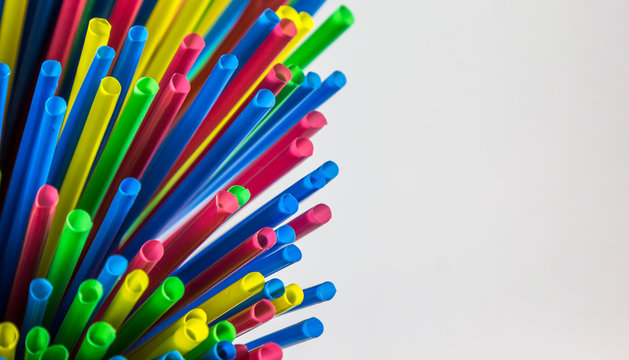 Canudos de pl&aacute;stico