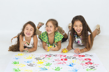 Smile color little sisters painting