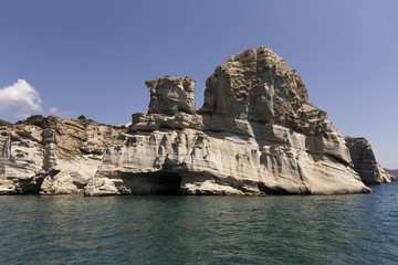 Naklejka premium lungo le coste dell'isola di Milos (Grecia)