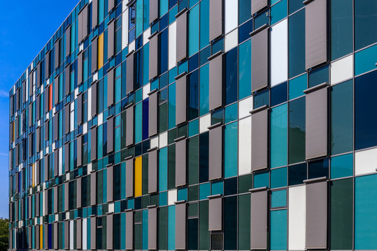 Moderne Fassadengestaltung am Jobcenter Lichtenberg