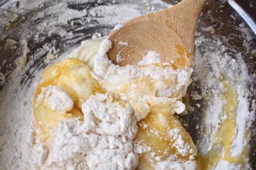 Mixer of eggs and flour