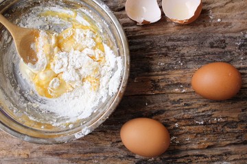Mixer of eggs and flour