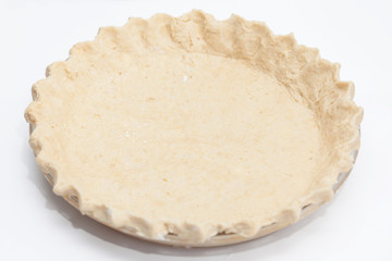 Masa cruda para quiche lorraine en el molde