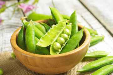 Green pea pods