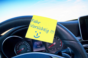 Vorsichtig Autofahren !