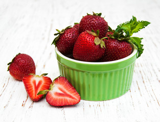 Bowl with strawberries