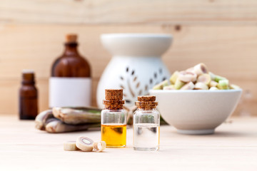 Obraz na płótnie Canvas Natural Spa Ingredients Lemongrass essential Oil with Aromather