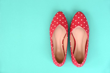 flat shoes, with polka dotted pattern