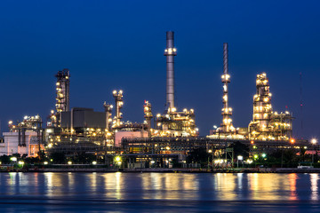Obraz na płótnie Canvas Oil and gas refinery plant area 