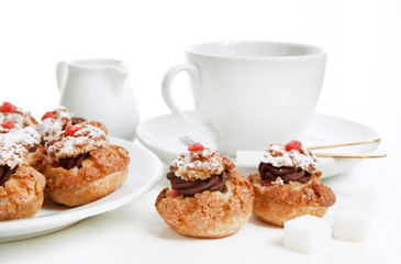 Cakes with chocolate mousse