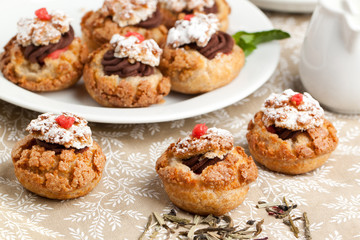 Cakes with chocolate mousse