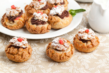 Cakes with chocolate mousse