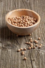 Dry raw organic chickpeas