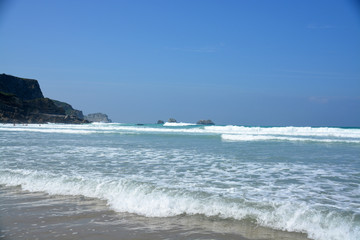 costa rocosa en la playa de Usgo, Cantabria