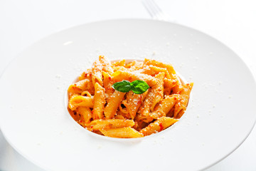 Pasta collection - Penne with cream and peppers