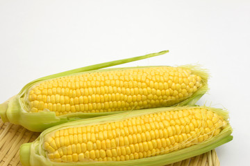 夏野菜　とうもろこし/目にも鮮やかな夏野菜です。
