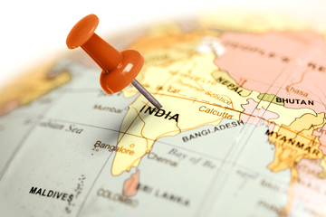 Localisation Inde. Broche rouge sur la carte.