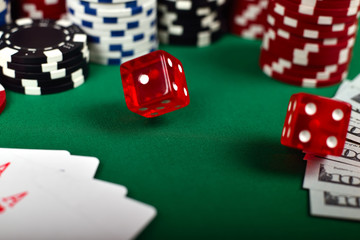 falling poker red  dice