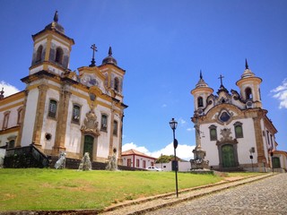 Fototapeta na wymiar Igrejas da Praça Minas Gerais