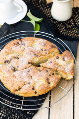 Cake with pears and chocolate chips