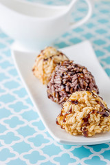 Rice cracker or puffed rice with sugar