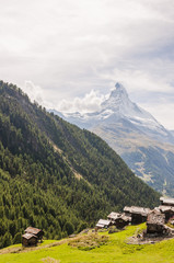 Zermatt, Dorf, Bergdorf, Findeln, Weiler, Bergbauer, Alpen, Schweizer Alpen, Walliser Berge, Matterhorn, Findelschlucht, Wallis, Sommer, Schweiz © bill_17