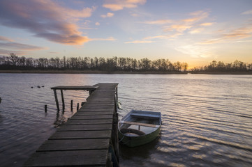 Przystań rzeczna w zimowej scenerii  © Mike Mareen
