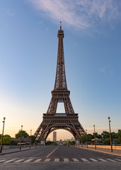 Fototapeta na wymiar Eiffel tower in Paris against blue sky