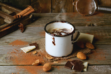 Mug vintage avec chocolat chaud