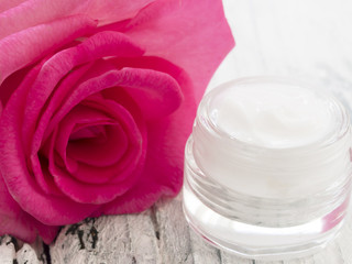 Obraz na płótnie Canvas natural facial cream with rose, fresh as a rose