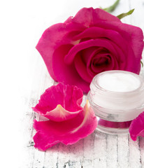 natural facial cream with rose, fresh as a rose