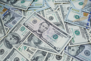 banknotes to five and one hundred USD